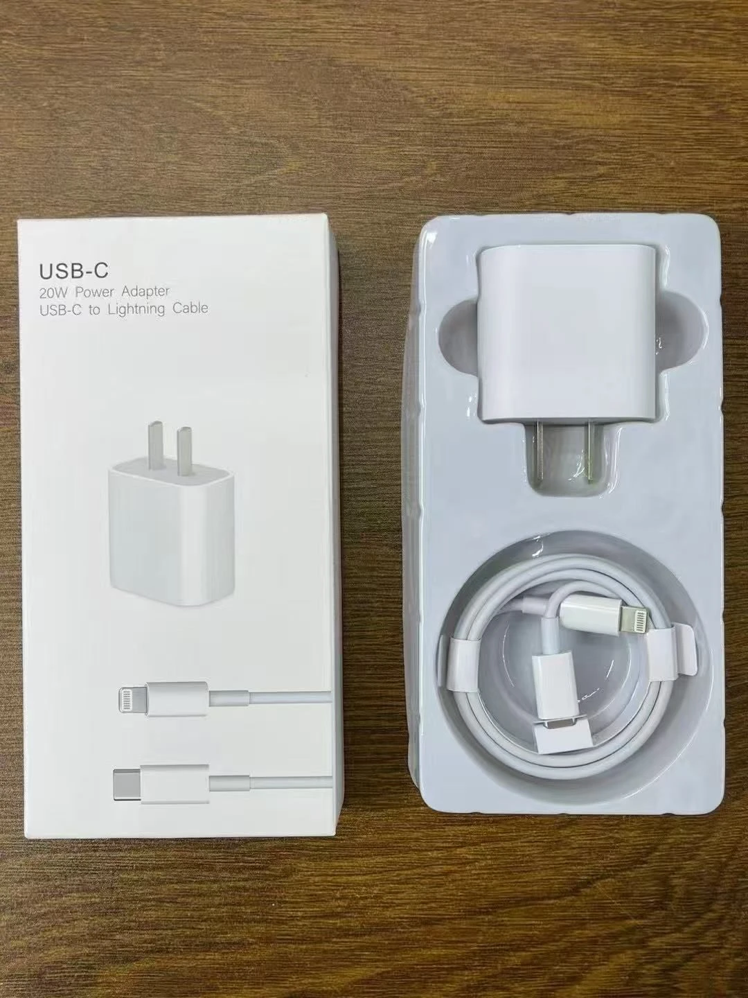 Mobile Phone Accessories Gift Pack USB-C 20W Phone Charger Kit for iPhone 17 16 15
