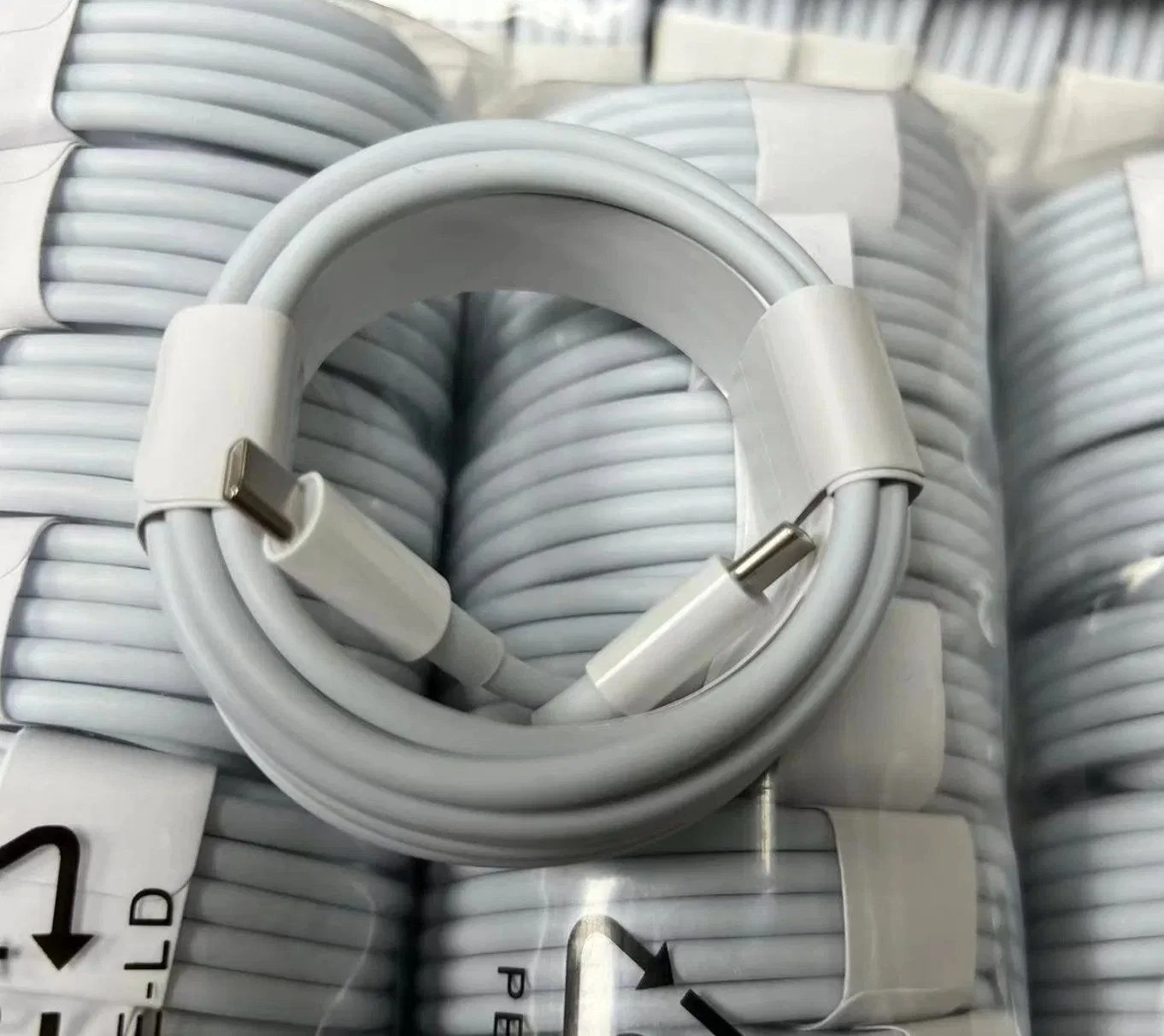 Pd20W 60W TPE USB C to C Fast Charging Cable for iPhone17