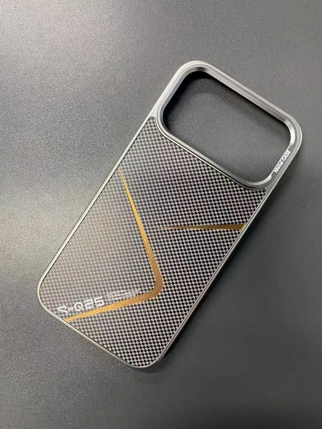 Wholesale Luxury Metal Liquid Plating Magnetic Phone Case for iPhone 16 15 PRO Max